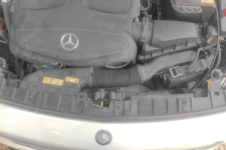 Used Mercedes-Benz GLA 2015 GLA 220 4MATIC Luxury Model Engine Bay