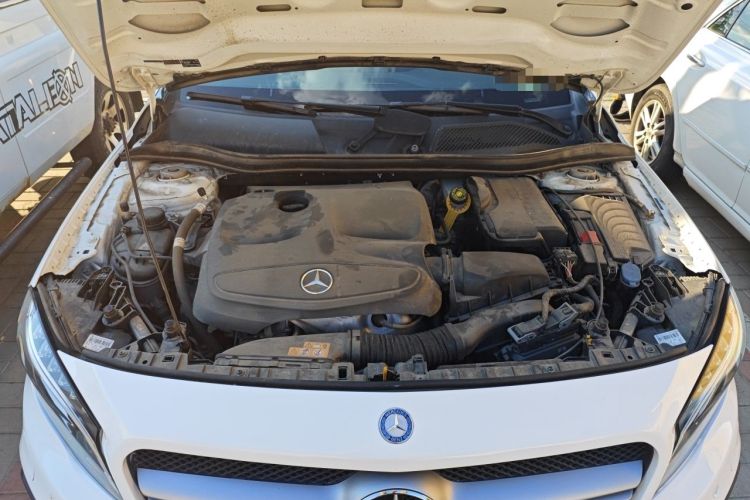 Used Mercedes-Benz GLA 2015 GLA 200 Fashion Model Engine Bay