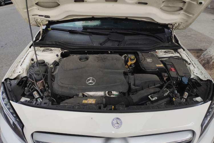 Used Mercedes-Benz GLA 2015 GLA 200 Fashion Model Engine Bay