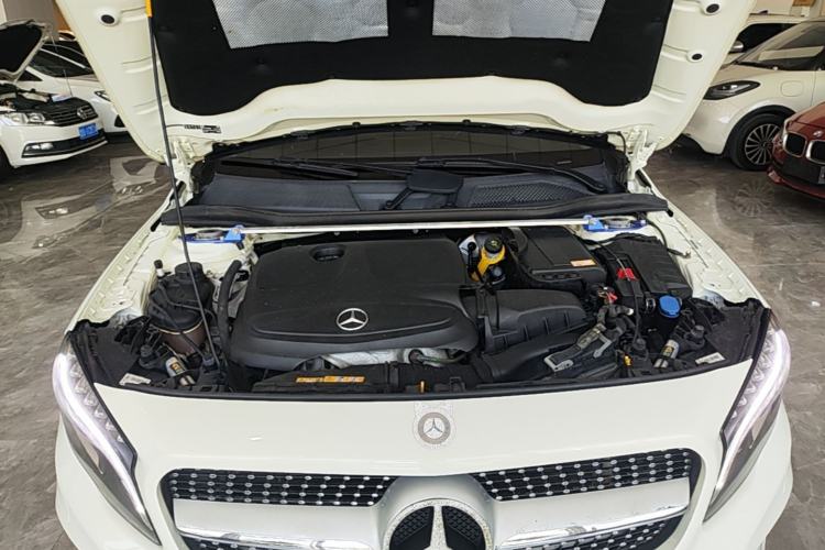 Used Mercedes-Benz GLA 2015 GLA 200 Engine Bay