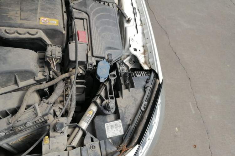 Used Mercedes-Benz GLA 2015 GLA 200 Fashion Model Engine Bay Left