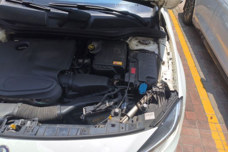 Used Mercedes-Benz GLA 2015 GLA 200 Sport Edition Engine Bay Left