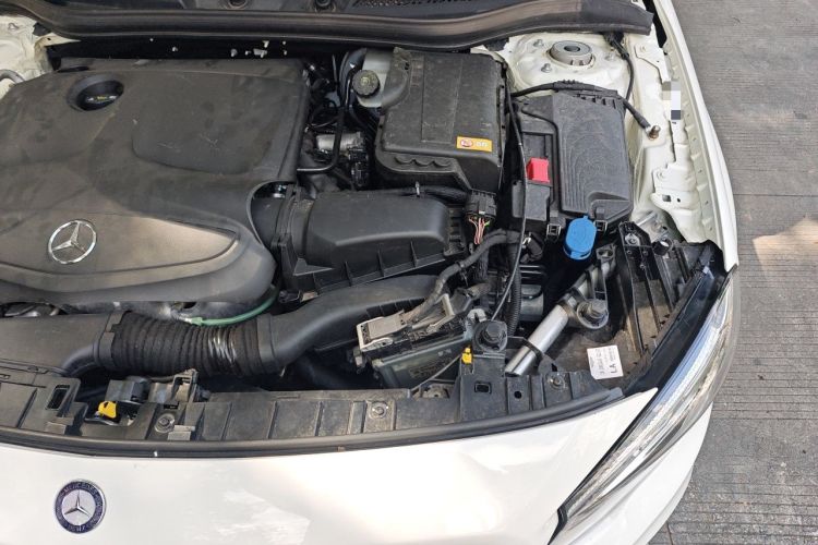 Used Mercedes-Benz GLA 2015 GLA 200 Sport Edition Engine Bay Left
