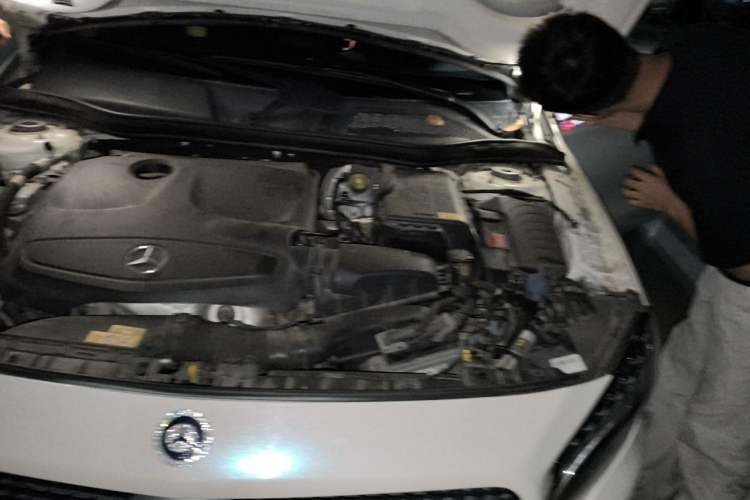 Used Mercedes-Benz GLA 2015 GLA 200 Fashion Model Engine Bay Left