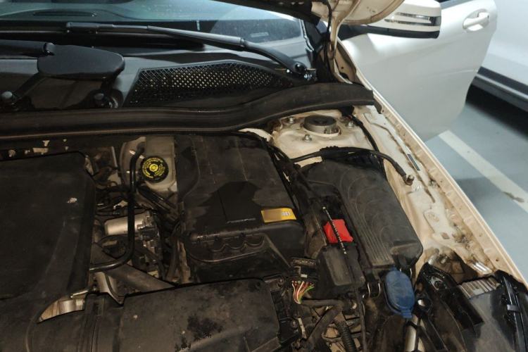 Used Mercedes-Benz GLA 2015 GLA 200 Fashion Model Engine Bay Left