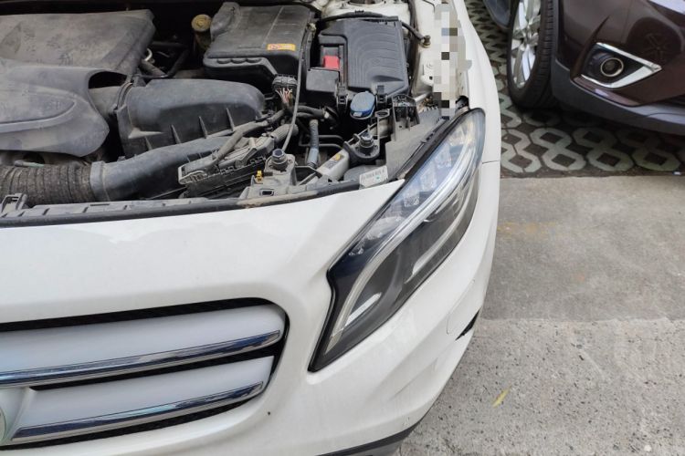 Used Mercedes-Benz GLA 2015 GLA 200 Fashion Model Engine Bay Left