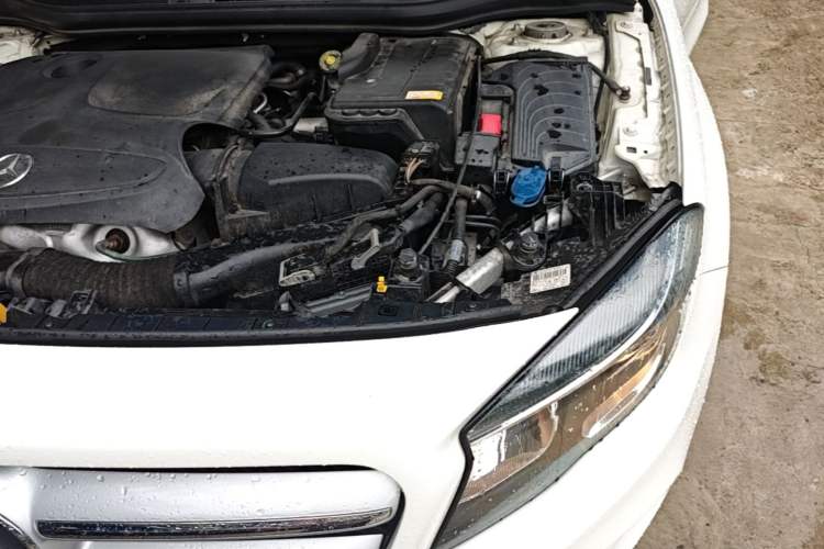 Used Mercedes-Benz GLA 2015 GLA 200 Sport Edition Engine Bay Left
