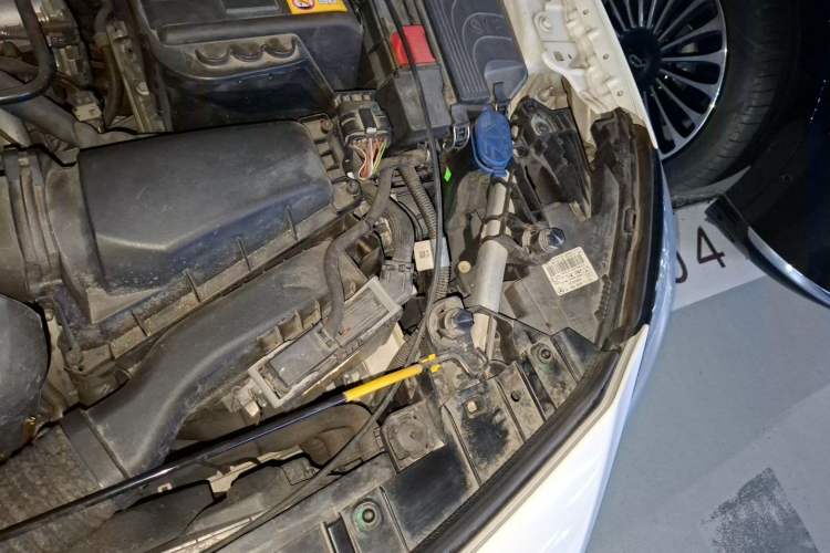 Used Mercedes-Benz GLA 2015 GLA 200 Sport Edition Engine Bay Left