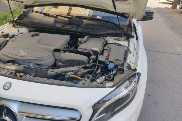 Used Mercedes-Benz GLA 2015 GLA 200 Fashion Model Engine Bay Left