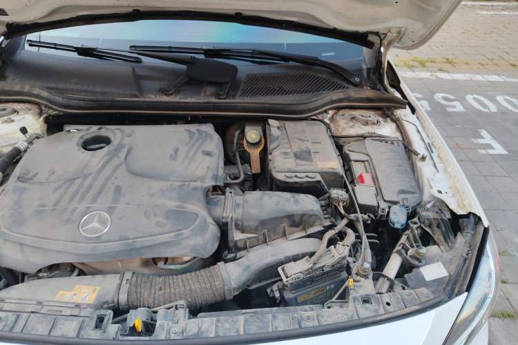 Used Mercedes-Benz GLA 2015 GLA 200 Sport Edition Engine Bay Left
