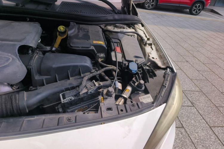 Used Mercedes-Benz GLA 2015 GLA 220 4MATIC Fashion Model Engine Bay Left