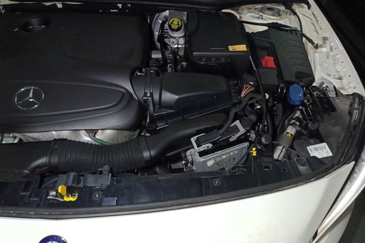 Used Mercedes-Benz GLA 2015 GLA 200 Fashion Model Engine Bay Left