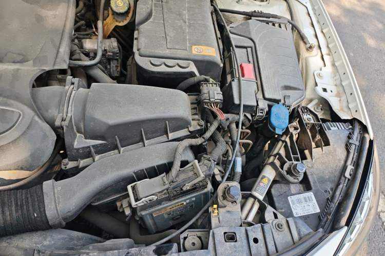 Used Mercedes-Benz GLA 2015 GLA 220 4MATIC Fashion Model Engine Bay Left