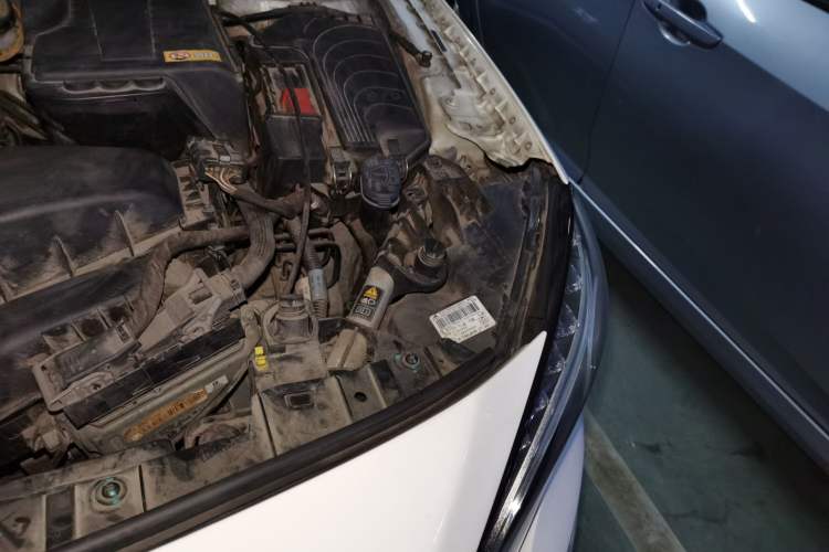 Used Mercedes-Benz GLA 2015 GLA 200 Fashion Model Engine Bay Left