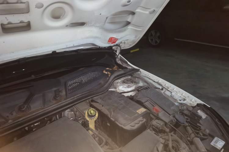 Used Mercedes-Benz GLA 2015 GLA 200 Fashion Model Engine Bay Left