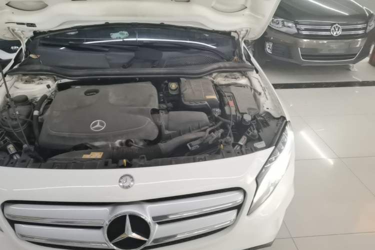 Used Mercedes-Benz GLA 2015 GLA 200 Fashion Model Engine Bay Left