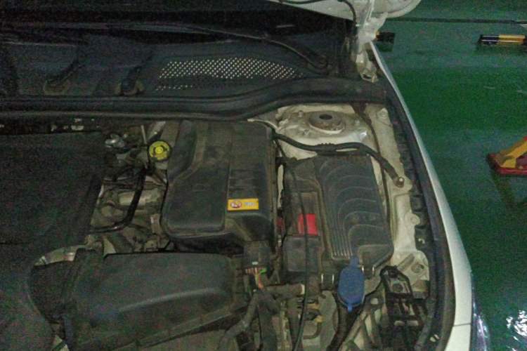 Used Mercedes-Benz GLA 2015 GLA 200 Engine Bay Left