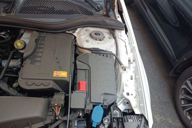 Used Mercedes-Benz GLA 2015 GLA 200 Fashion Model Engine Bay Left