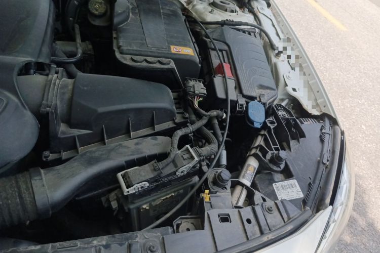 Used Mercedes-Benz GLA 2015 GLA 200 Fashion Model Engine Bay Left