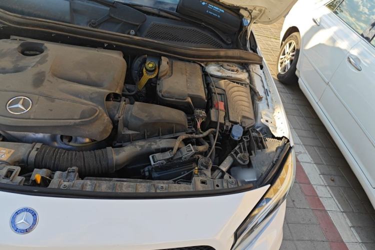 Used Mercedes-Benz GLA 2015 GLA 200 Fashion Model Engine Bay Left