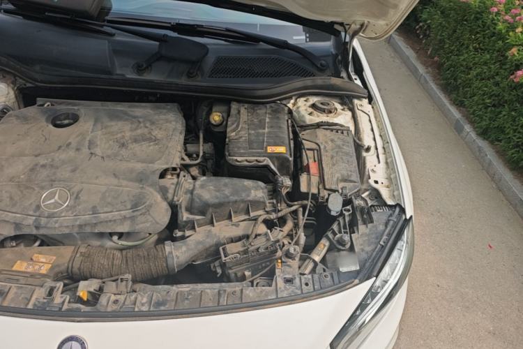 Used Mercedes-Benz GLA 2015 GLA 200 Fashion Model Engine Bay Left