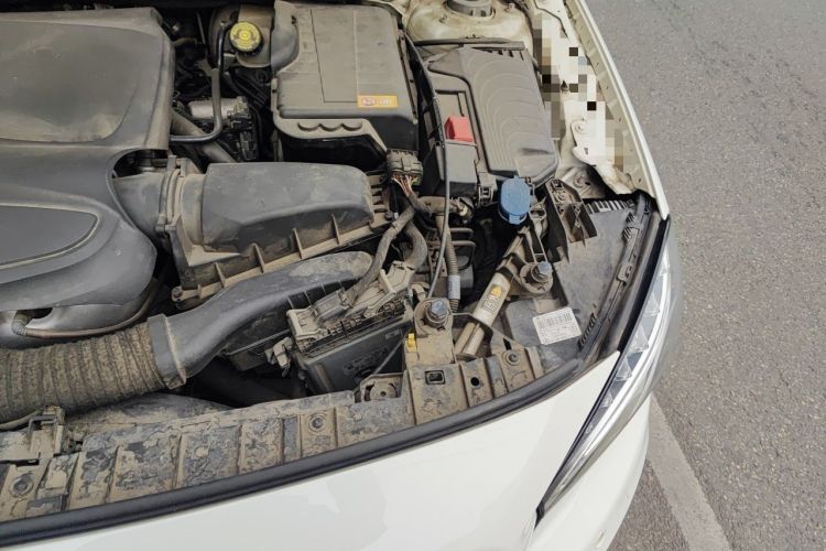 Used Mercedes-Benz GLA 2015 GLA 260 4MATIC Engine Bay Left