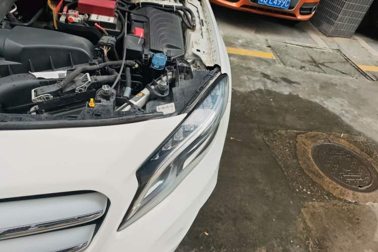 Used Mercedes-Benz GLA 2015 GLA 220 4MATIC Fashion Model Engine Bay Left