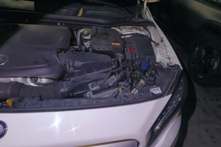 Used Mercedes-Benz GLA 2015 GLA 200 Fashion Model Engine Bay Left