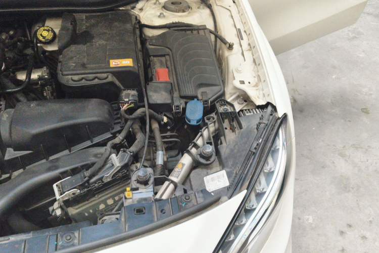Used Mercedes-Benz GLA 2015 GLA 200 Fashion Model Engine Bay Left