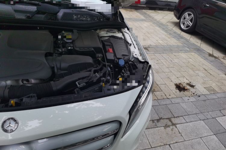Used Mercedes-Benz GLA 2015 GLA 220 4MATIC Luxury Model Engine Bay Left