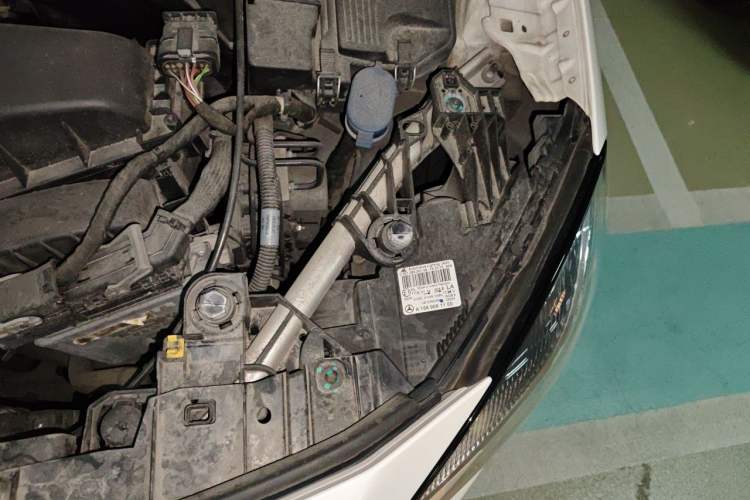 Used Mercedes-Benz GLA 2015 GLA 200 Sport Edition Engine Bay Left