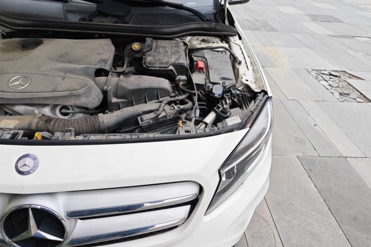 Used Mercedes-Benz GLA 2015 GLA 200 Sport Edition Engine Bay Left