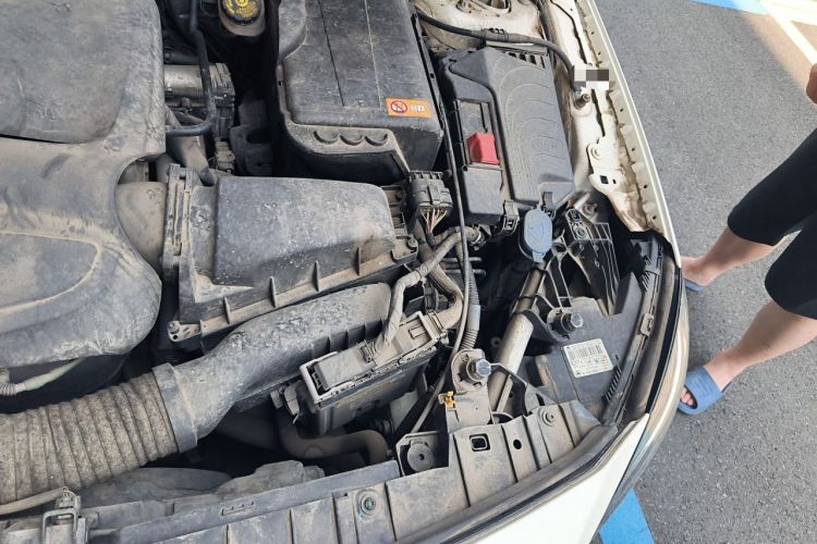 Used Mercedes-Benz GLA 2015 GLA 200 Sport Edition Engine Bay Left