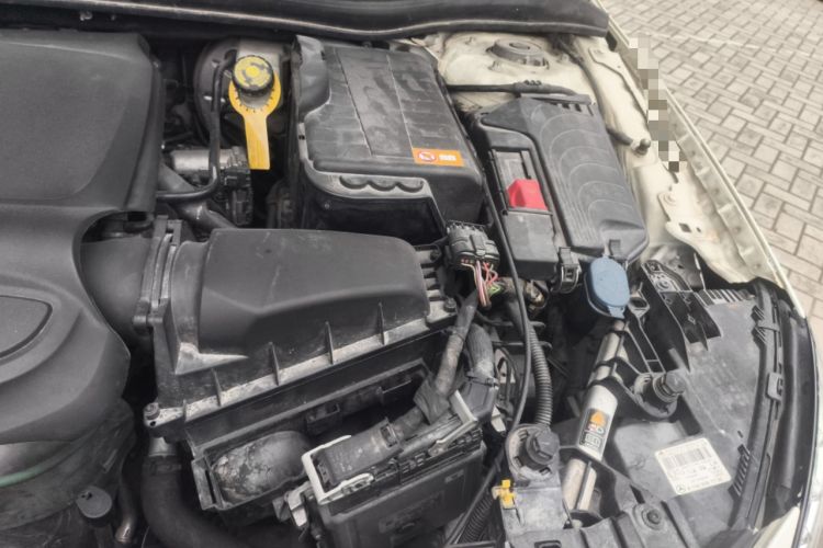 Used Mercedes-Benz GLA 2015 GLA 200 Fashion Model Engine Bay Left