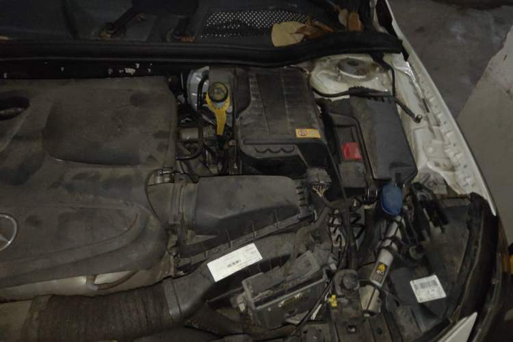 Used Mercedes-Benz GLA 2015 GLA 220 4MATIC Luxury Model Engine Bay Left