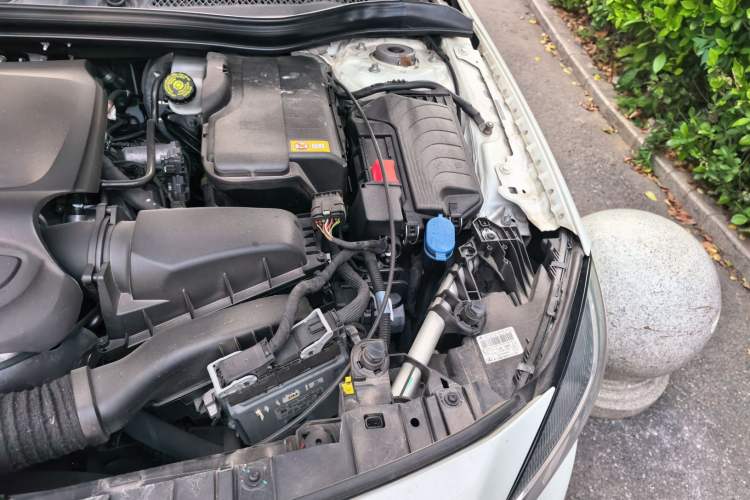 Used Mercedes-Benz GLA 2015 GLA 200 Sport Edition Engine Bay Left