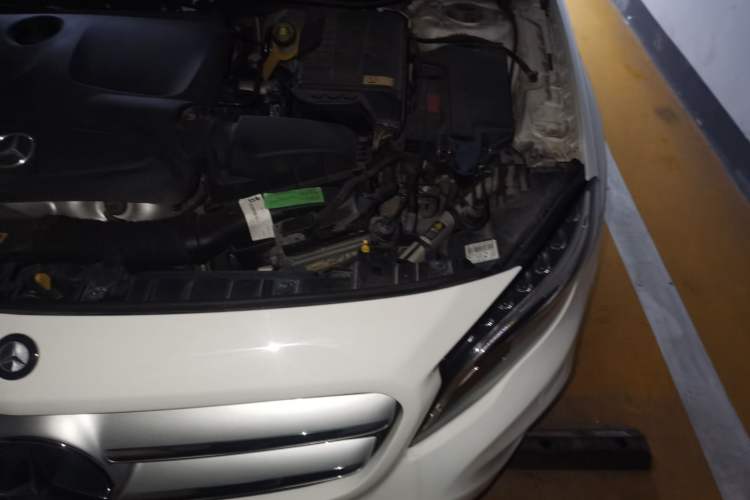 Used Mercedes-Benz GLA 2015 GLA 220 4MATIC Fashion Model Engine Bay Left