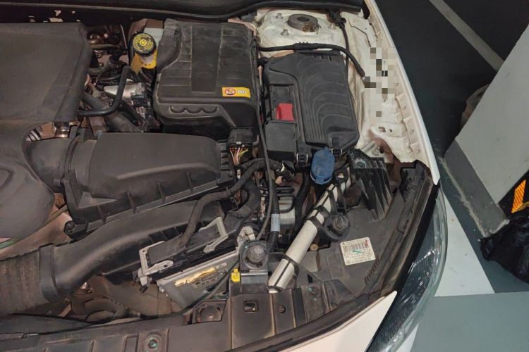 Used Mercedes-Benz GLA 2015 GLA 200 Sport Edition Engine Bay Left