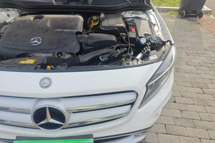Used Mercedes-Benz GLA 2015 GLA 200 Sport Edition Engine Bay Left