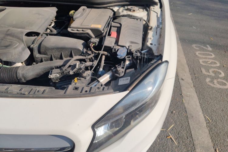 Used Mercedes-Benz GLA 2015 GLA 200 Sport Edition Engine Bay Left