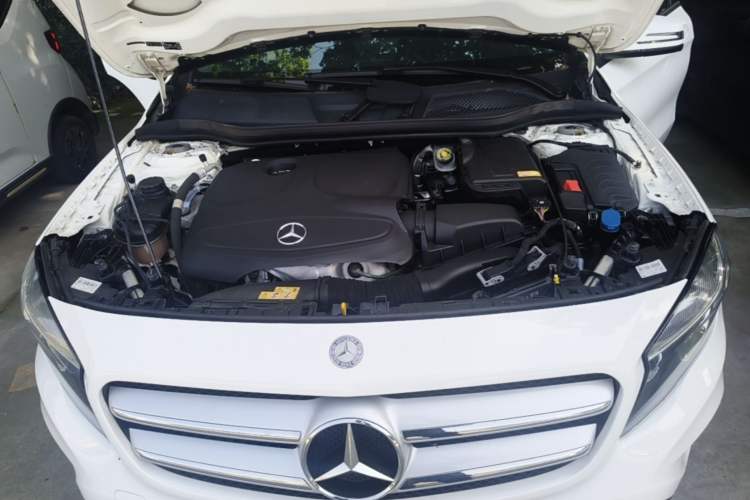 Used Mercedes-Benz GLA 2015 GLA 200 Sport Edition Engine Bay
