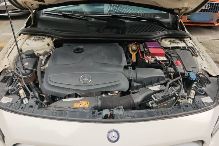 Used Mercedes-Benz GLA 2015 GLA 220 4MATIC Fashion Model Engine Bay