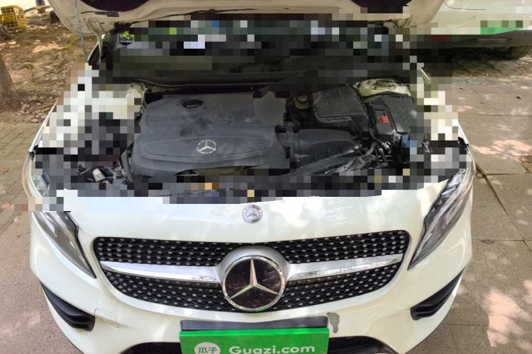Used Mercedes-Benz GLA 2015 GLA 220 4MATIC Fashion Model Engine Bay
