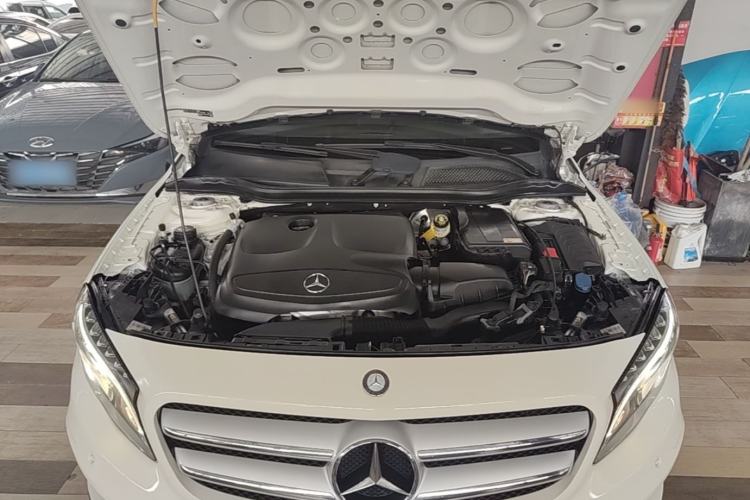 Used Mercedes-Benz GLA 2015 GLA 260 4MATIC Engine Bay