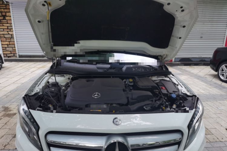 Used Mercedes-Benz GLA 2015 GLA 220 4MATIC Luxury Model Engine Bay