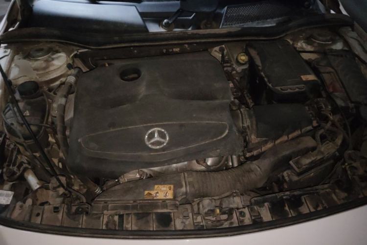 Used Mercedes-Benz GLA 2015 GLA 220 4MATIC Fashion Model Engine Bay