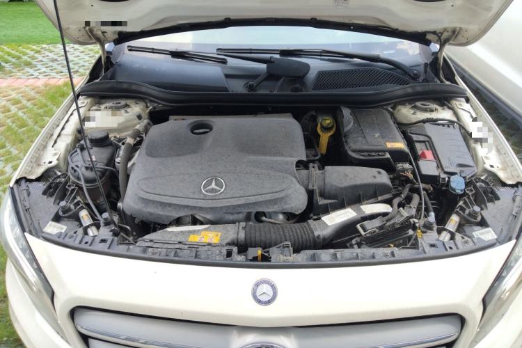 Used Mercedes-Benz GLA 2015 GLA 220 4MATIC Luxury Model Engine Bay