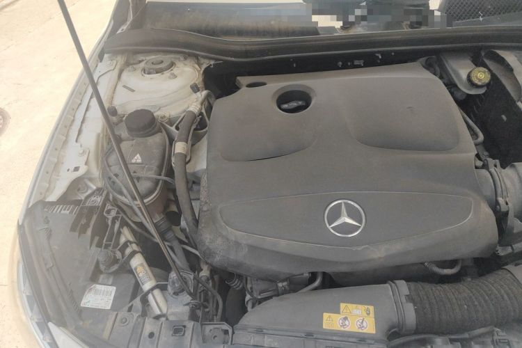 Used Mercedes-Benz GLA 2015 GLA 220 4MATIC Luxury Model Engine Bay Right