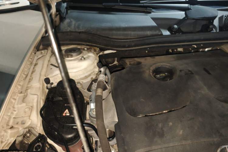 Used Mercedes-Benz GLA 2015 GLA 200 Fashion Model Engine Bay Right