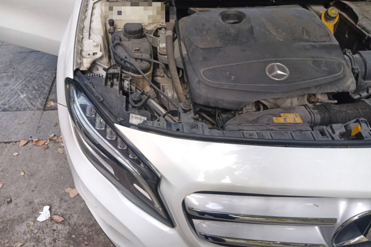 Used Mercedes-Benz GLA 2015 GLA 220 4MATIC Luxury Model Engine Bay Right